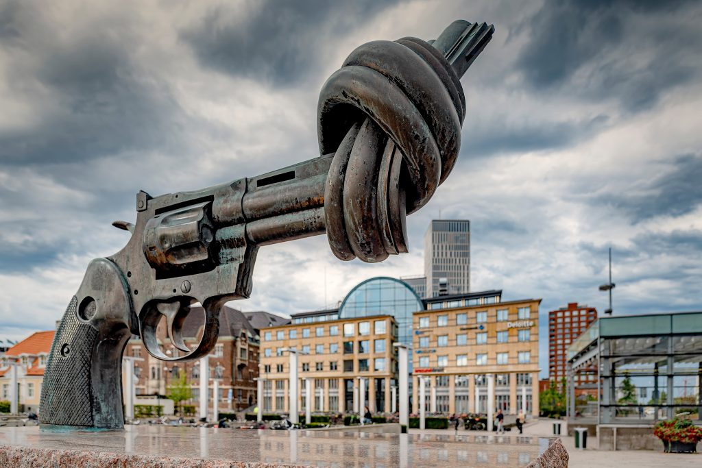The Knotted Gun, also famously known as as the 'Non Violence Sculpture' is a symbol of peace and hope. The Swedish artist Carl Frederik Reuterswaerd, made the bronze sculpture after the assassination of John Lennon in 1980, it has been duplicated many times and there are more than 30 copies displayed around the world.
